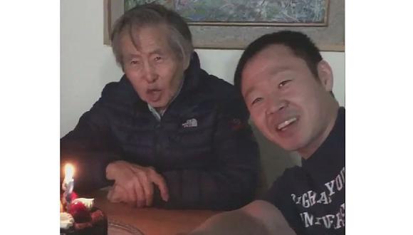 Alberto Fujimori le canta a Kenji Fujimori por su cumpleaños (VIDEO)