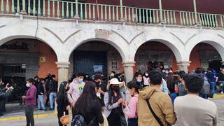 Estudiantes reclaman por trabas burocráticas en Universidad de Huamanga