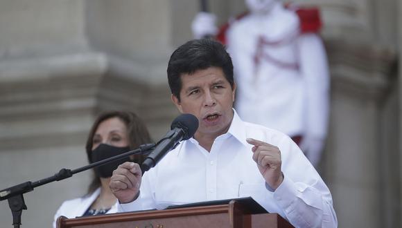 Pedro Castillo entregó un reconocimiento a alcaldes en Palacio de Gobierno. (foto: Presidencia)