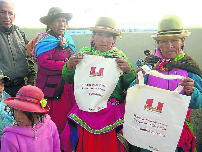 Arequipa: Juntos realiza entrega de pagos en 19 distritos pobres de la región