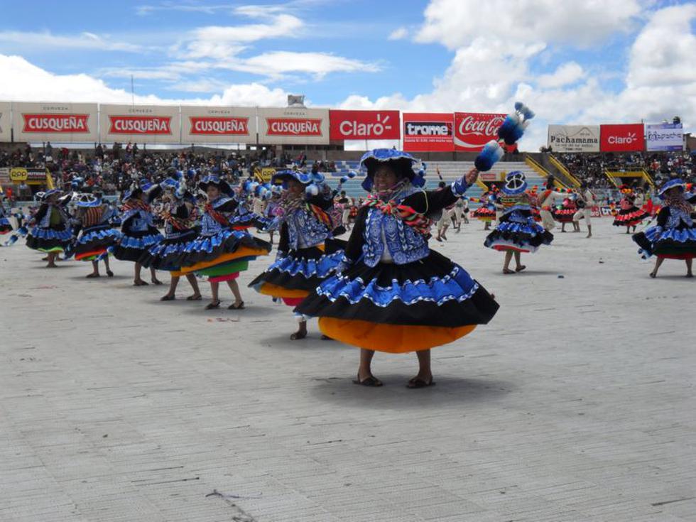 Fotos: Concurso de danzas autóctonas por la Virgen de La Candelaria