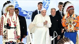 Papa Francisco pide perdón en Canadá por abusos de la Iglesia contra indígenas