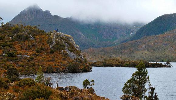 Lago de Australia reaparece por las lluvias y cautiva a turistas
