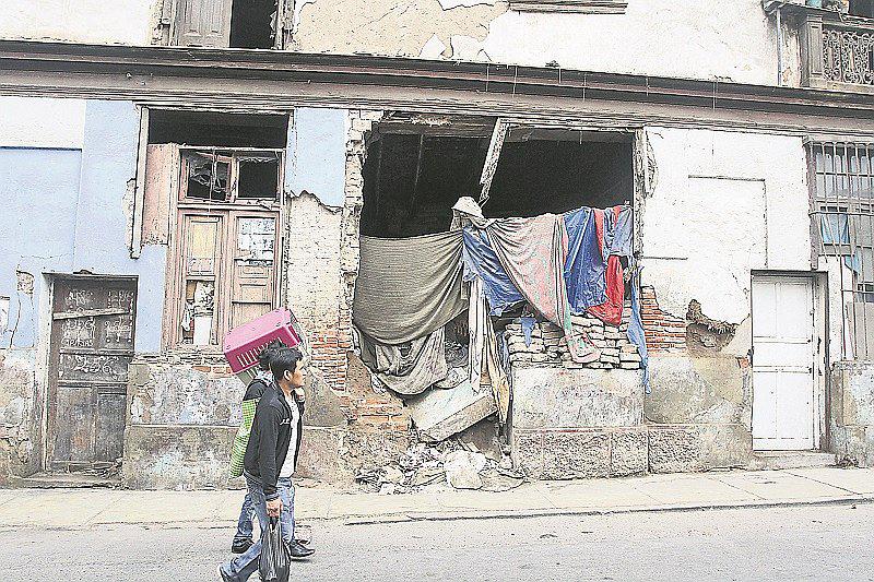 Cercado de Lima: Al menos 1700 familias habitan en viviendas precarias y a punto de colapsar
