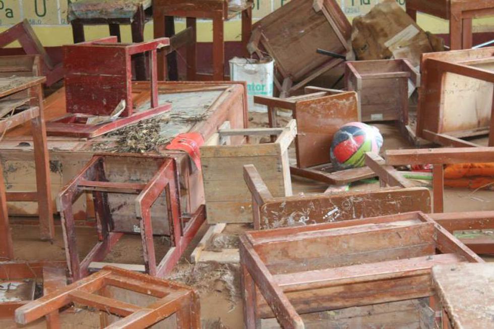 Mobiliario escolar de Izcuchaca fue devastado (FOTOS)