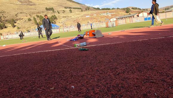 La trifulca se salió de control en estadio de Huancané. Puno. Foto/Difusión.