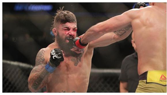 ​UFC: Mike Perry terminó desfigurado tras recibir brutal rodillazo en la nariz (FOTOS)