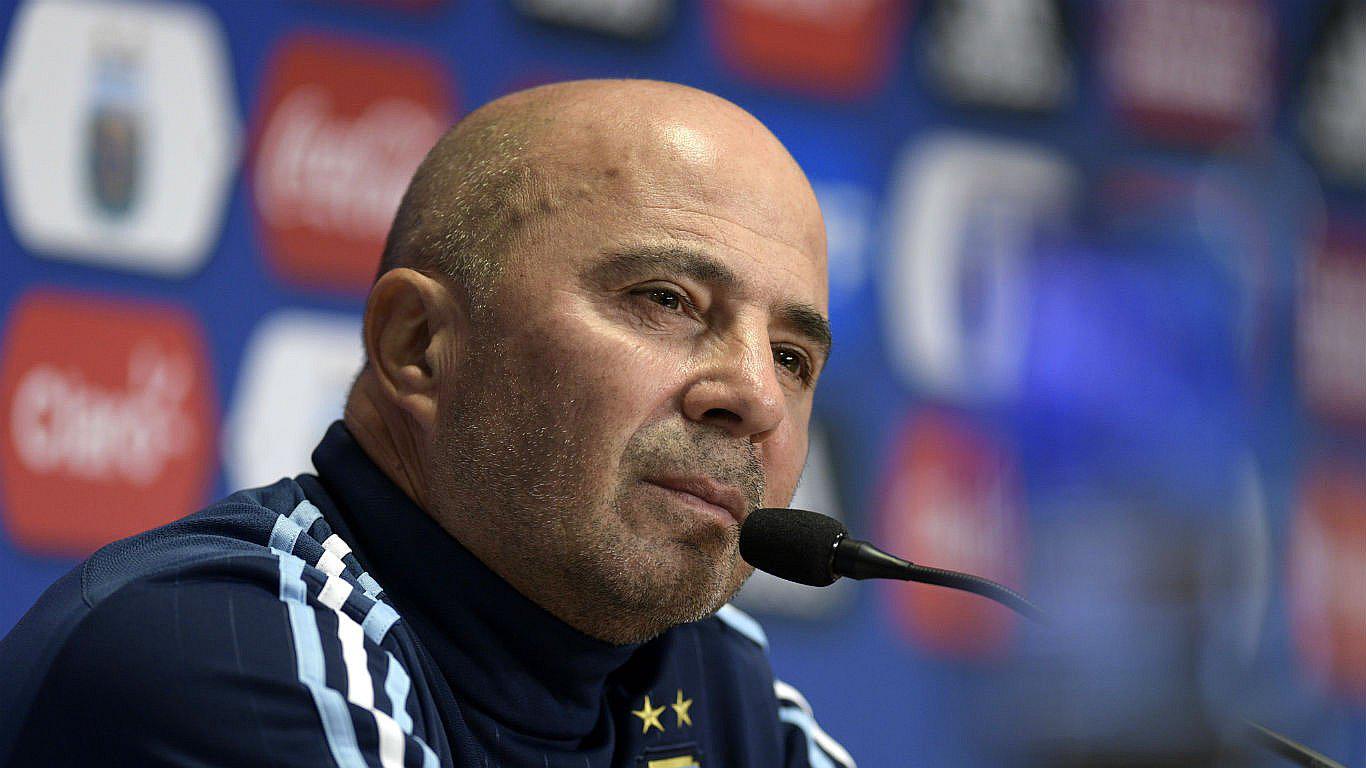 Jorge Sampaoli: Lionel Messi es el único titular en Argentina