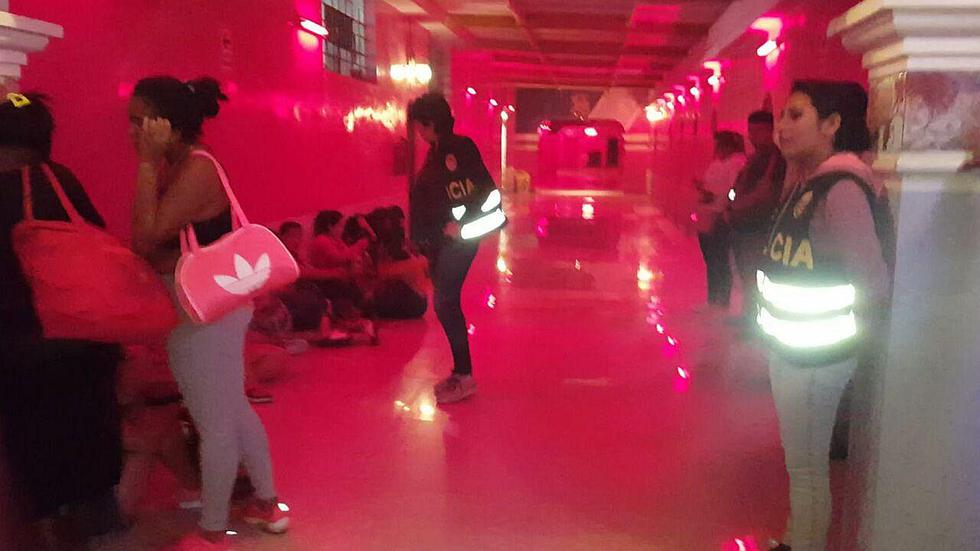 Policía interviene a 17 extranjeras en local nocturno (FOTOS Y VIDEO) 