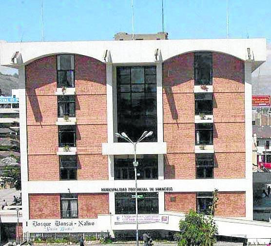 Postulan empresas fantasma para favorecer a otra con rubro inadecuado