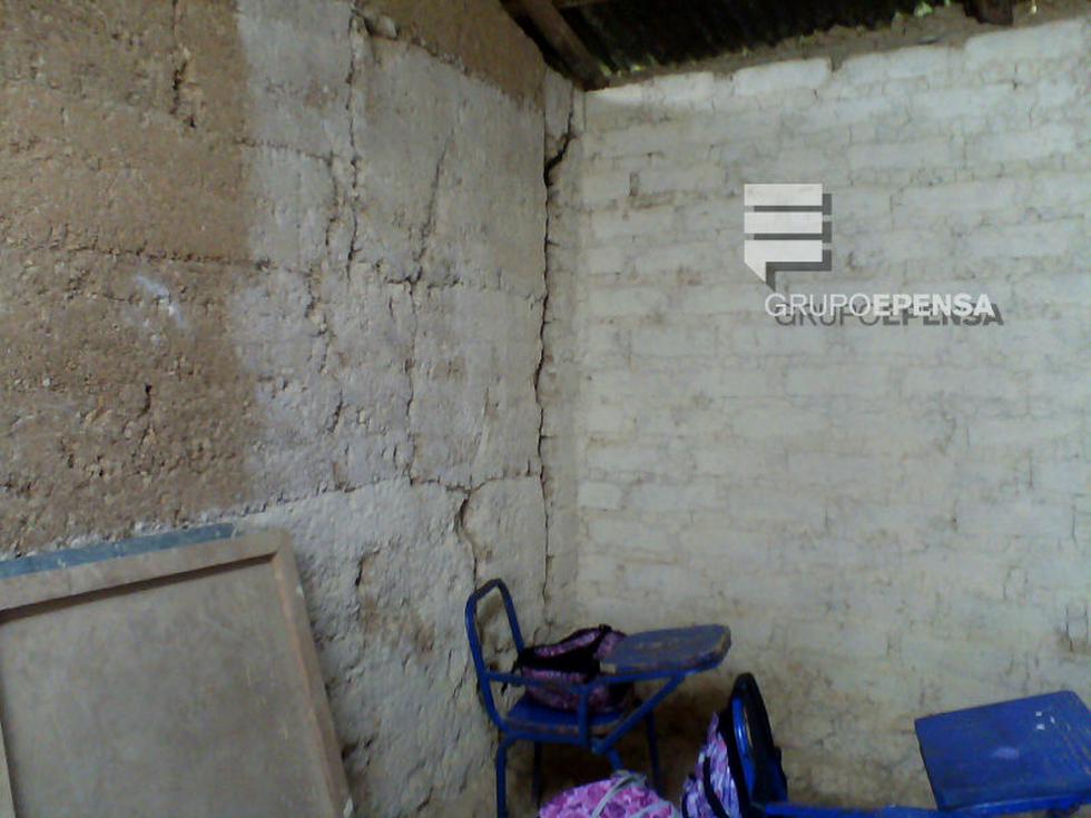 250 alumnos estudian en aulas de triplay (FOTOS)