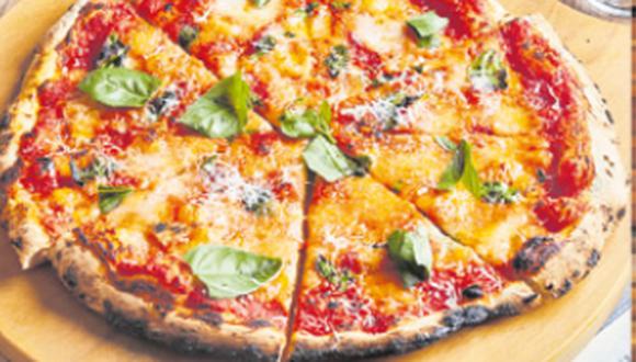 Dentro de las pizzas especiales están los sabores cuatro quesos, parmesano y ajo, la de prosciutto y parmesano y la buffalo by Wingman con pollo.
