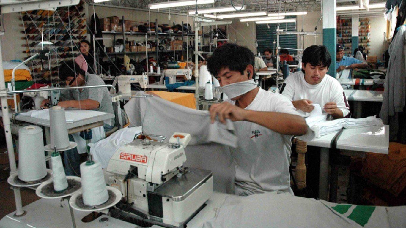 BCR: Aumento de sueldo mínimo eliminaría 118 mil puestos de trabajo 