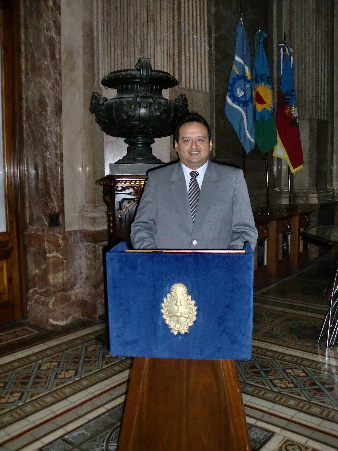 Fernando Corcino "No se juzga a un estudiante por su universidad"