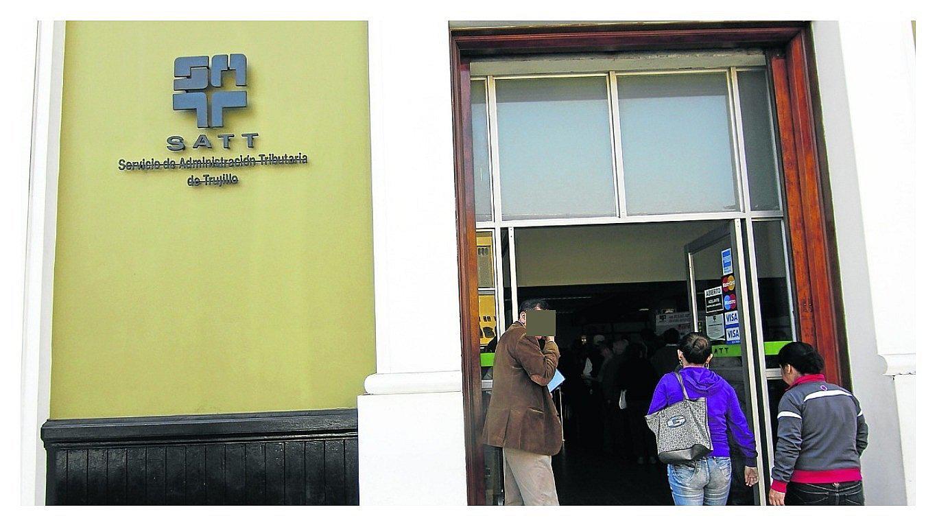 Cuestionada exfuncionaria con cargo clave en Satt