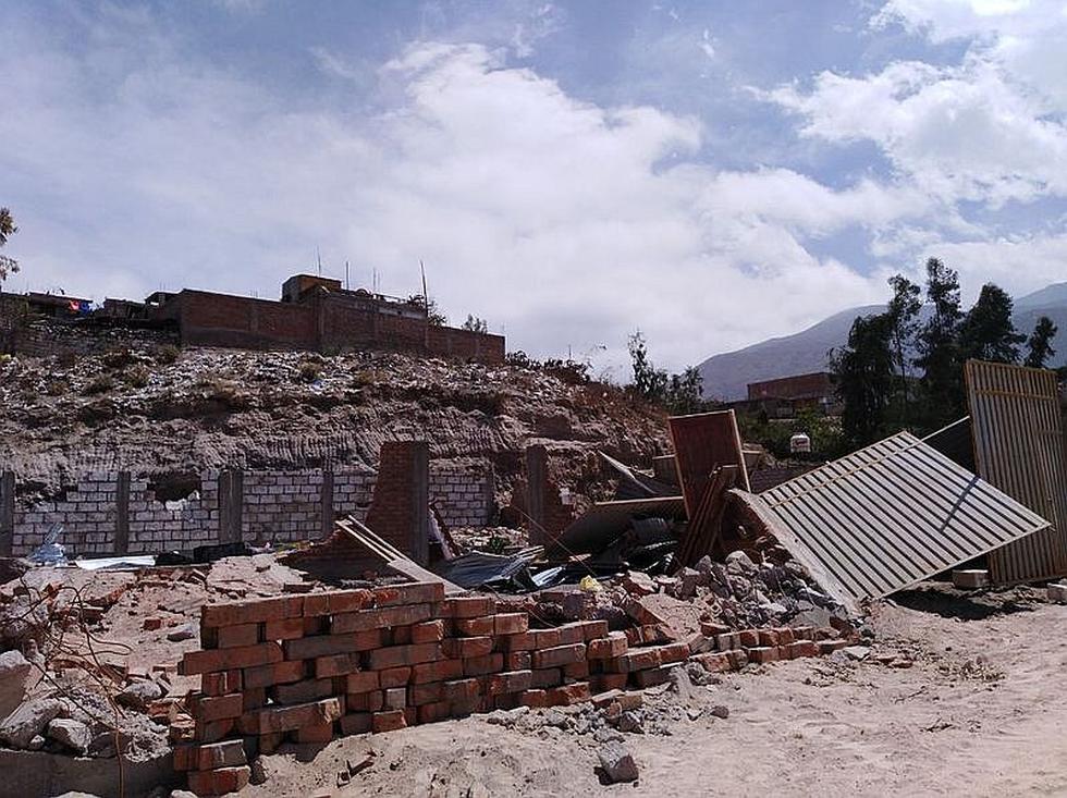 Desalojan a 30 familias en asociación Jorge Basadre por invadir terrenos del GRA (FOTOS)