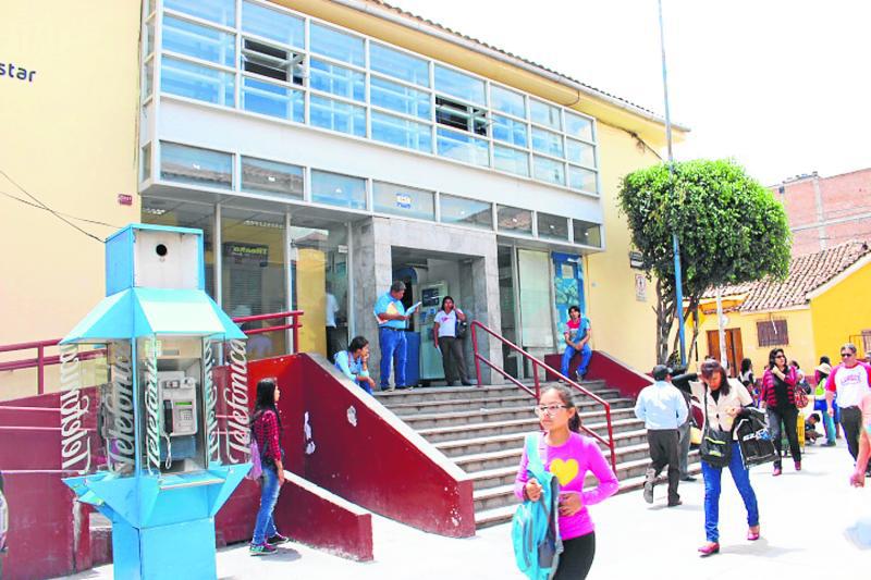 Revisarán estado de varios locales del Gobierno Regional de Ayacucho