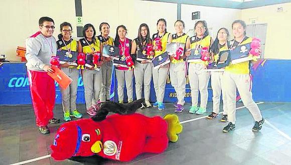 Selección del colegio Humboldt logra el 3er lugar del Nacional de Vóleibol