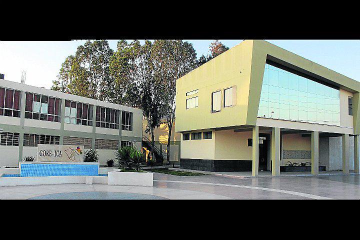 GORE ordena que docentes cobren deuda social sin sentencia judicial