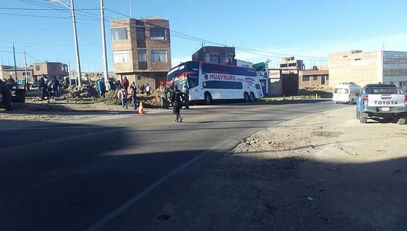 Bus de la empresa Huayruro Tours sufre accidente en Yanamayo