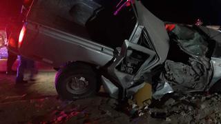 Ica: poste cae y aplasta camioneta causando la muerte de conductor en La Tierra Prometida