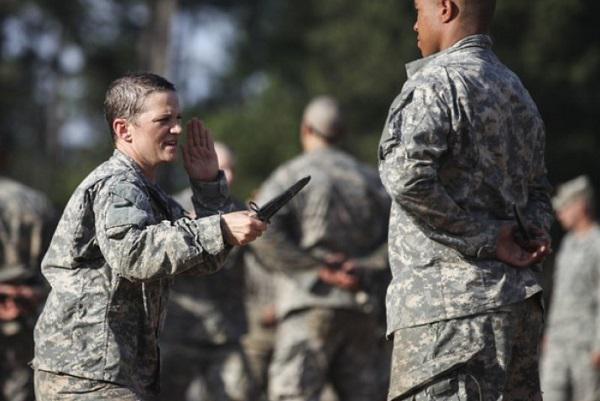 Dos mujeres de EEUU hacen historia como las primeras que logran ser "Rangers"