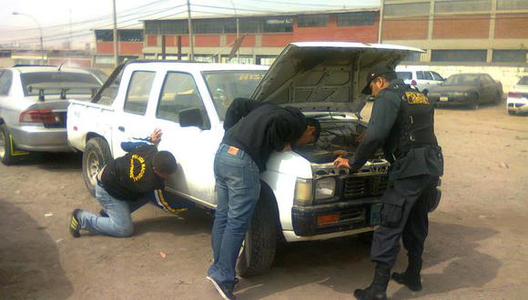 Vehículo que fue robado en Lima hace 14 años aparece abandonado en Tacna