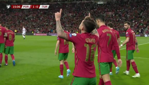 Otávio anotó la ventaja de Portugal sobre Turquía en el repechaje. (Foto: Captura ESPN)