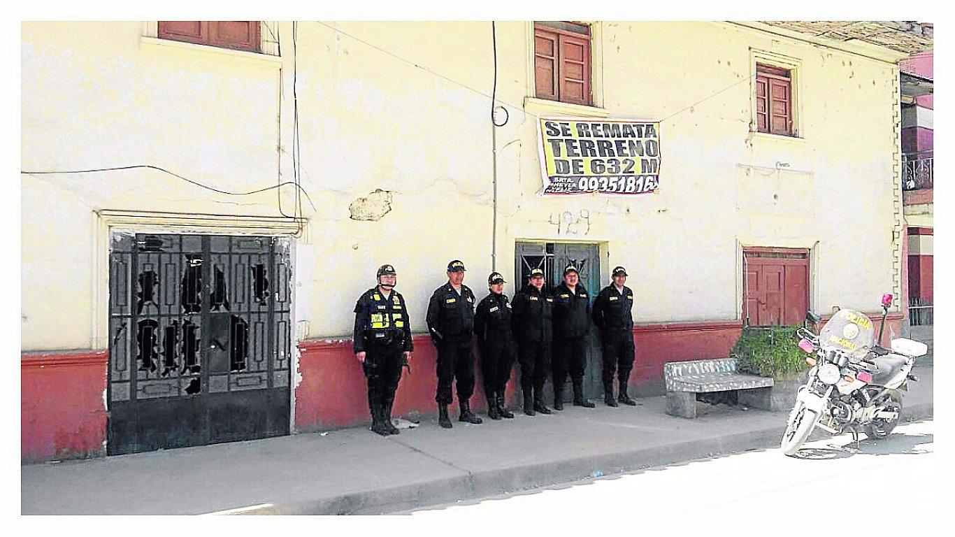 ​Custodian casa donde murió Guisell y población intenta quemarla