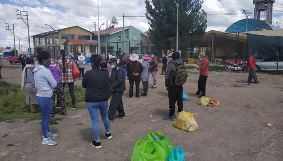 Juliaca: familiares de internos protestaron en afueras del penal La Capilla