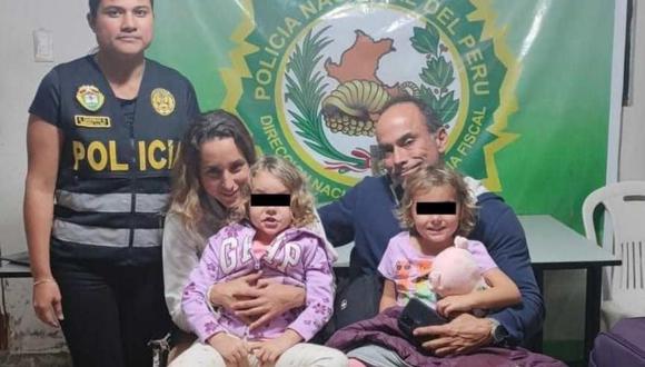 Efectivos policiales junto a la madre de las menores, las encontraron en una vivienda en el distrito de Castilla.