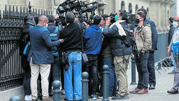 ANP condena hostigamiento a periodistas por parte del Ejecutivo en exteriores de Palacio de Gobierno. (Foto: Jorge Cerdán / GEC)