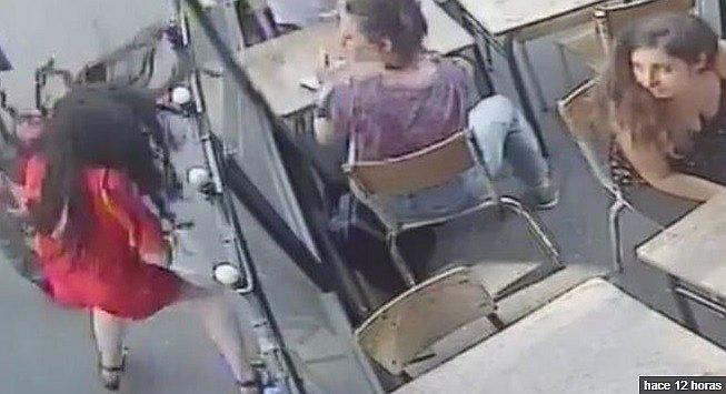 Mujer fue golpeada tras encarar a hombre que la estuvo acosando (VIDEO)