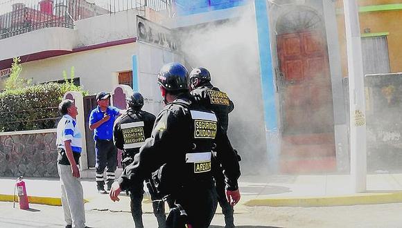 Cortocircuito provoca incendio en una fábrica de Arequipa