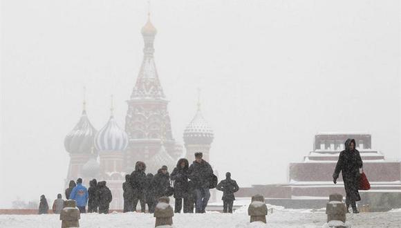 Rusia: Aeropuertos suspenden vuelos por copiosa nevada
