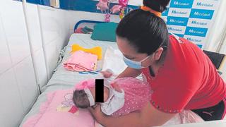 Chimbote: Bebé prematura recibe alta tras ardua batalla