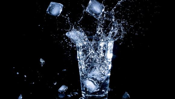 "El agua constituye casi el 60% del cuerpo humano, no obstante a menudo subestimamos la importancia de la hidratación", indicó la Dra. María Isabel Vera. (Foto: Difusión)