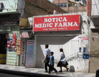 Desconocidos roban local de Medic Farma