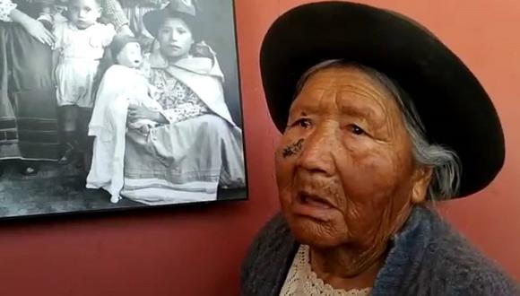Mujer que fue retratada hace 70 años se reconoció en exposición fotográfica