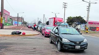 Largas colas por escasez de GLP en Chimbote