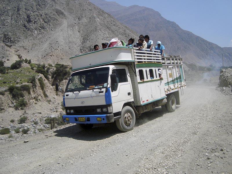 ​Nadie frena a los camiones mixtos