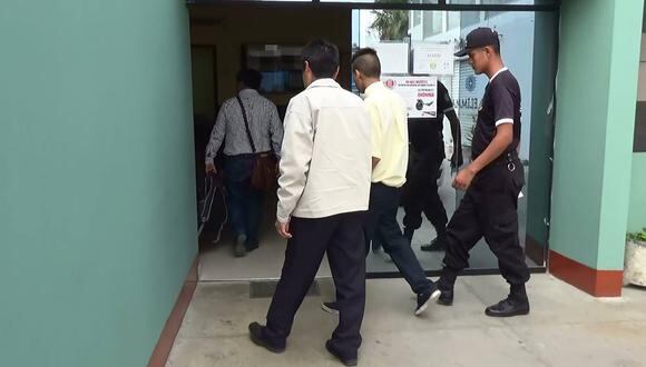 Facebook: Director capta a menor ebrio dentro de colegio 