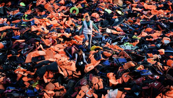 ​Turquía: Empresa fabricaba falsos chalecos flotadores para refugiados