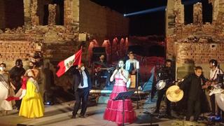 Julie Freundt le canta al Perú desde el desierto de Sechura, en Piura