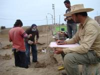 Siguen apareciendo en Huachaquito cuerpos de jóvenes sacrificados  de Chimú 
