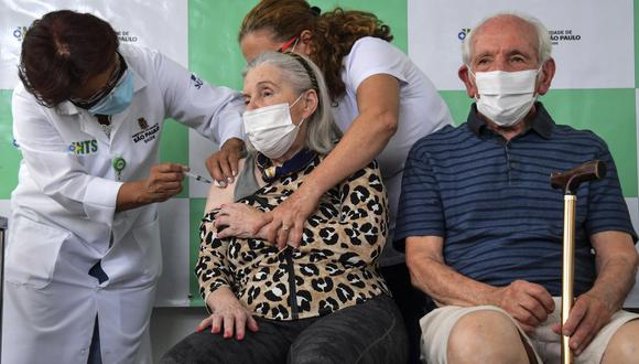 Brasil sobrepasó este jueves los 10 millones de casos de coronavirus. (Foto: NELSON ALMEIDA / AFP)