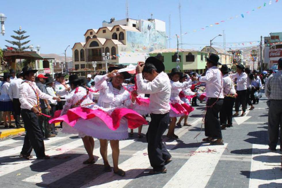 Locumba cerró los carnavales con vistoso pasacalle