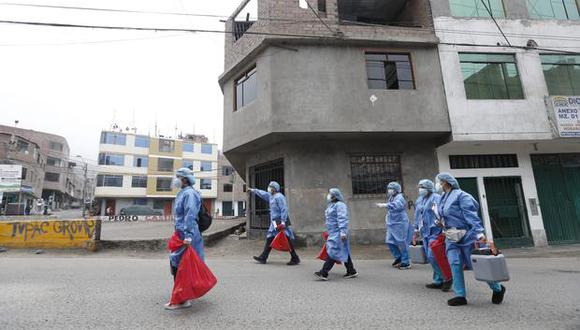 Brigadas del Minsa acuden casa por casa a vacunar contra el COVID-19 en distritos de Lima Este ante la detección de tres casos de la subvariante de Ómicron BA.2 . (Foto: GEC/Referencial)