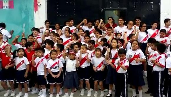 Tumbes: Escolares alientan a la selección peruana
