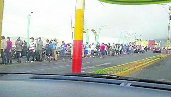 Hubo riesgo en el muelle por aglomeración de personas que fueron a comprar pescado